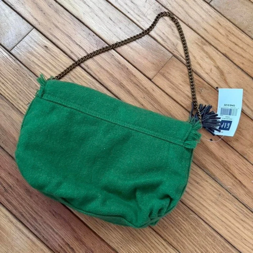 NWT Y2K 2000s style deadstock GAP purse with pin and chain‎ details